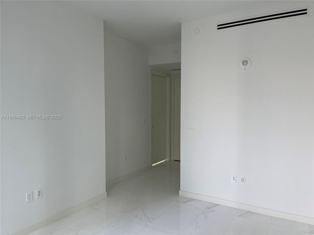 300 Biscayne Boulevard Way 1006E, Miami, FL 33131