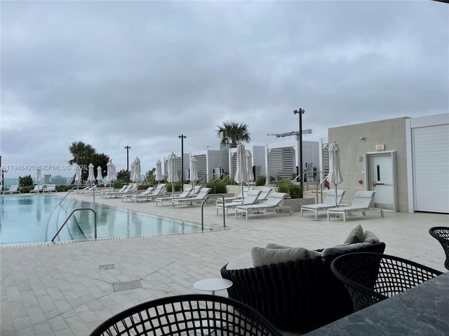 300 Biscayne Boulevard Way 1006E, Miami, FL 33131