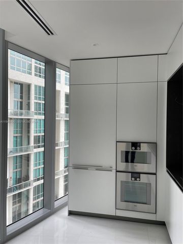 300 Biscayne Boulevard Way 1006E, Miami, FL 33131