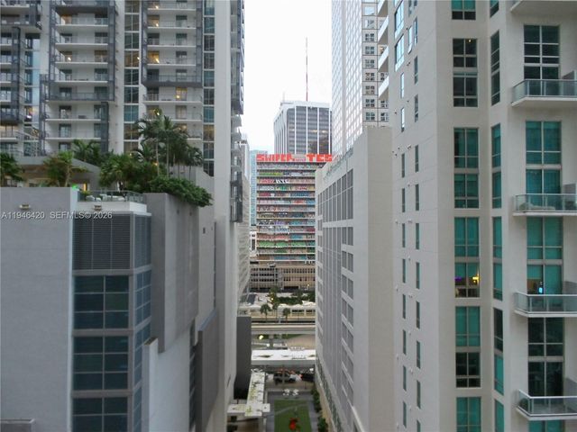 300 Biscayne Boulevard Way 1006E, Miami, FL 33131