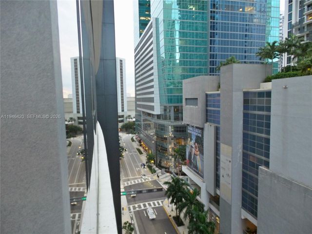 300 Biscayne Boulevard Way 1006E, Miami, FL 33131