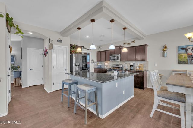 2165 WILLIAM WOOLVERTON, El Paso, TX 79938