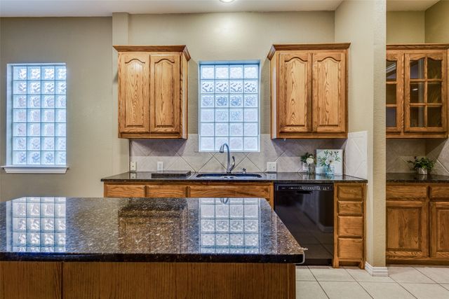 2212 Stone Creek Drive, Mckinney, TX 75072