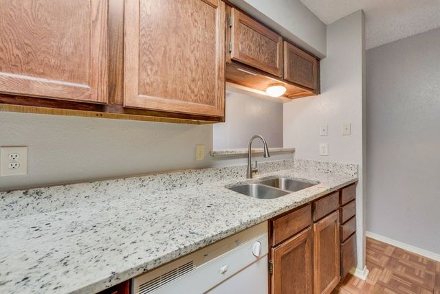 600 Grand 108, Arlington, TX 76010