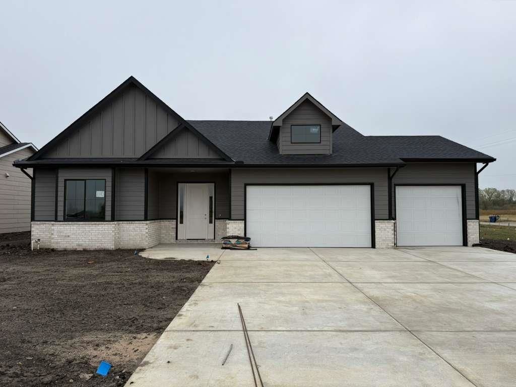 1640 E Appleton St, Valley Center, KS 67147