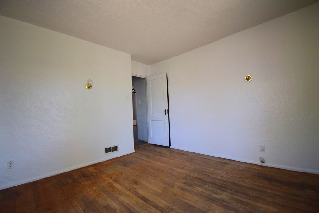 Image 14 of property listing at 2308 Logan Street, Mt Vernon, IL 62864