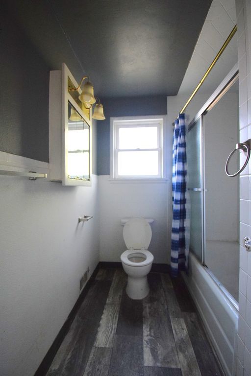 Image 15 of property listing at 2308 Logan Street, Mt Vernon, IL 62864