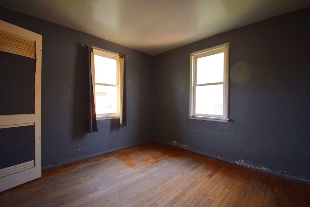 Image 16 of property listing at 2308 Logan Street, Mt Vernon, IL 62864