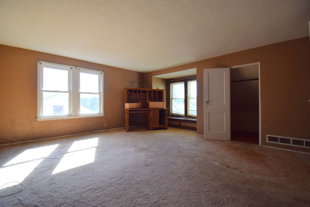 Image 18 of property listing at 2308 Logan Street, Mt Vernon, IL 62864