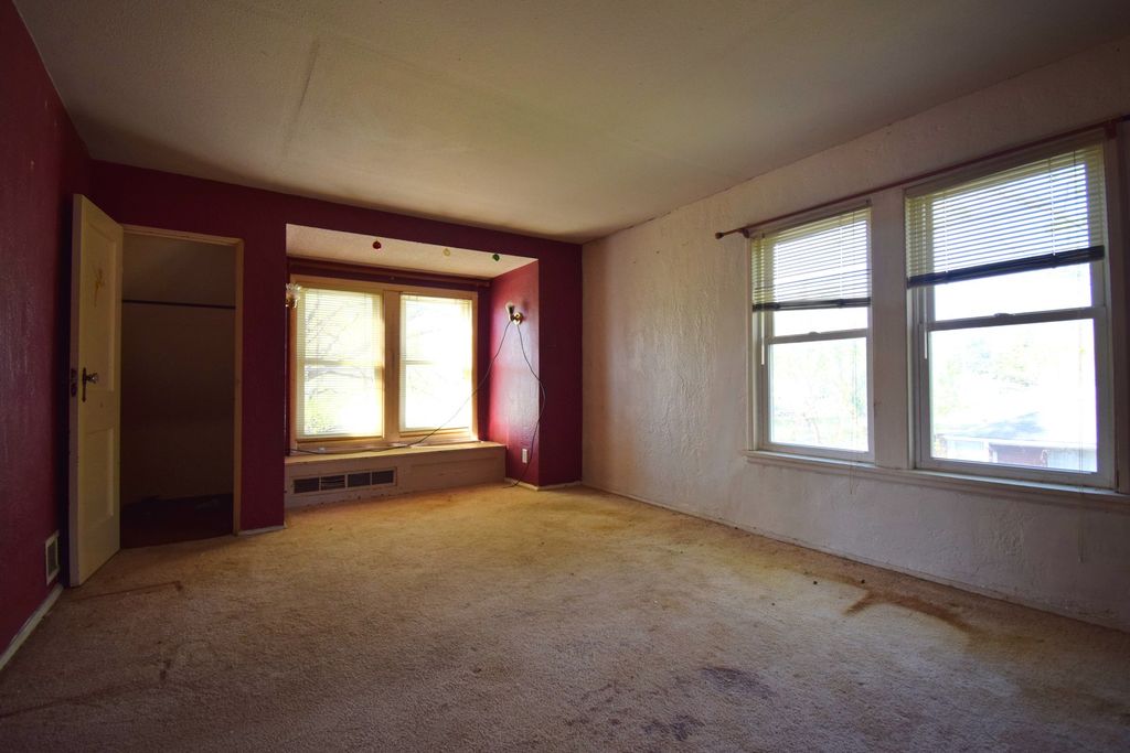 Image 24 of property listing at 2308 Logan Street, Mt Vernon, IL 62864