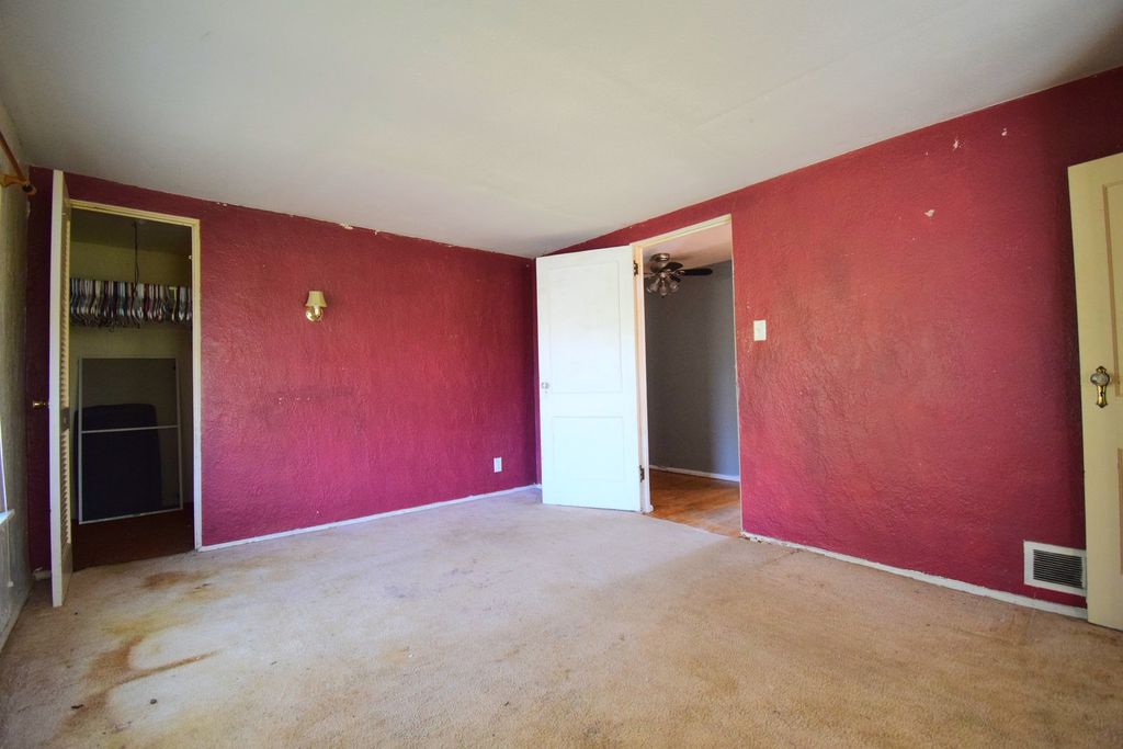 Image 25 of property listing at 2308 Logan Street, Mt Vernon, IL 62864