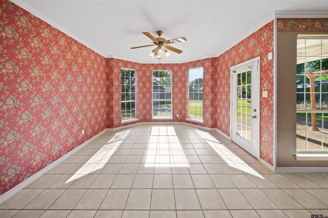 14381 Cedarwood Cir, Tyler, TX 75703