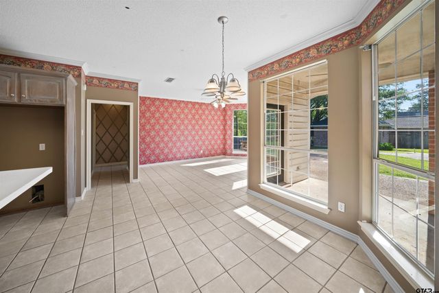 14381 Cedarwood Cir, Tyler, TX 75703