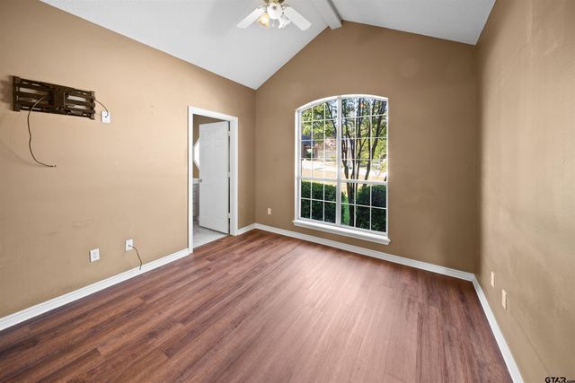14381 Cedarwood Cir, Tyler, TX 75703