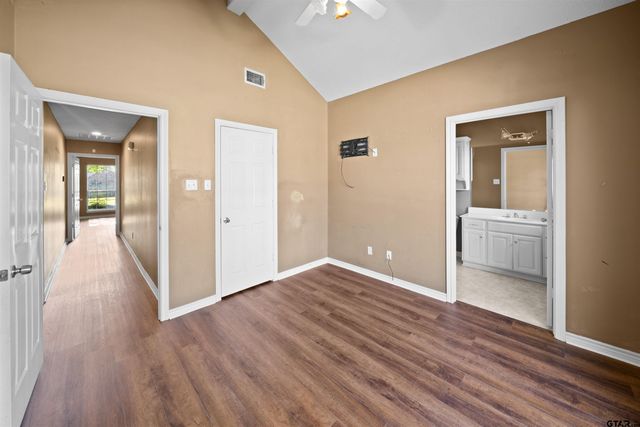 14381 Cedarwood Cir, Tyler, TX 75703