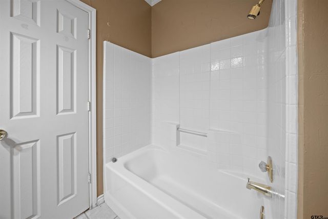 14381 Cedarwood Cir, Tyler, TX 75703