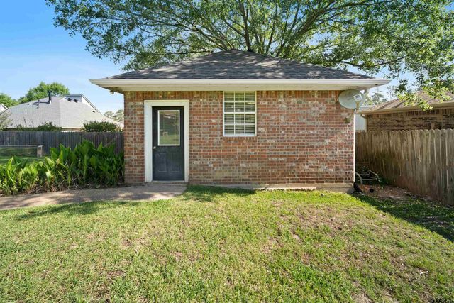 14381 Cedarwood Cir, Tyler, TX 75703