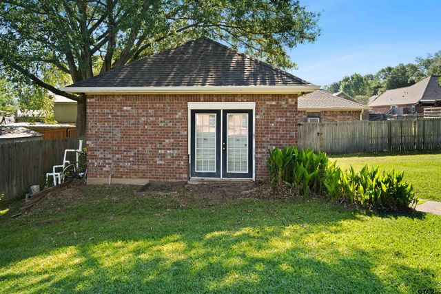 14381 Cedarwood Cir, Tyler, TX 75703