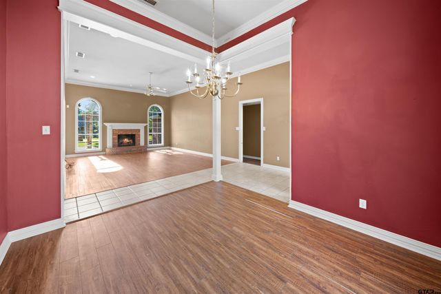 14381 Cedarwood Cir, Tyler, TX 75703