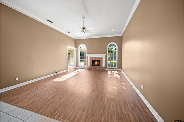 14381 Cedarwood Cir, Tyler, TX 75703