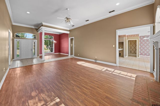 14381 Cedarwood Cir, Tyler, TX 75703