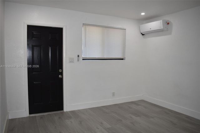 900 NW 8th Ave 1, Pompano Beach, FL 33060