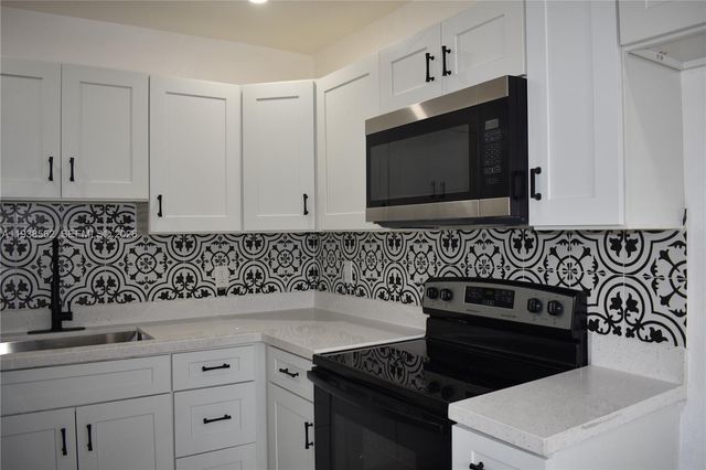 900 NW 8th Ave 1, Pompano Beach, FL 33060