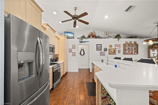 569 Rio Vista AVE, Punta Gorda, FL 33982