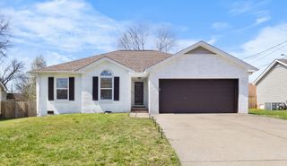 813 Iris Ln, Clarksville, TN 37042