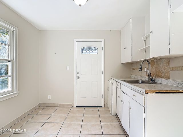 215 North Street, Daytona Beach, FL 32114