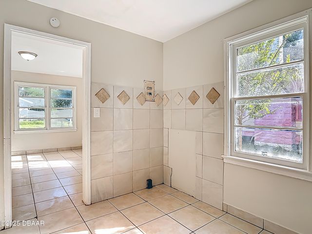 215 North Street, Daytona Beach, FL 32114