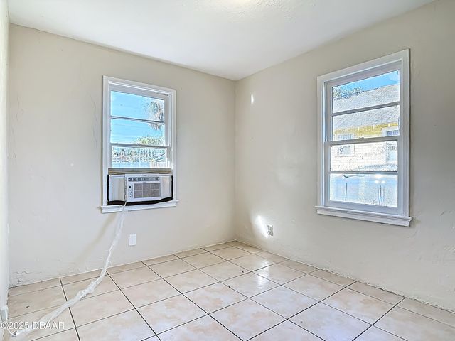 215 North Street, Daytona Beach, FL 32114