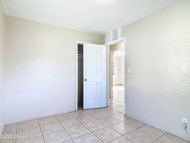 215 North Street, Daytona Beach, FL 32114