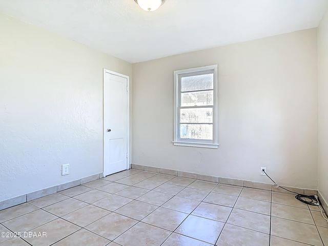 215 North Street, Daytona Beach, FL 32114