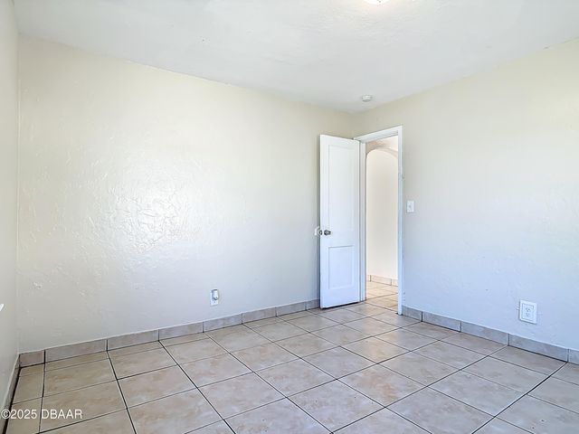 215 North Street, Daytona Beach, FL 32114