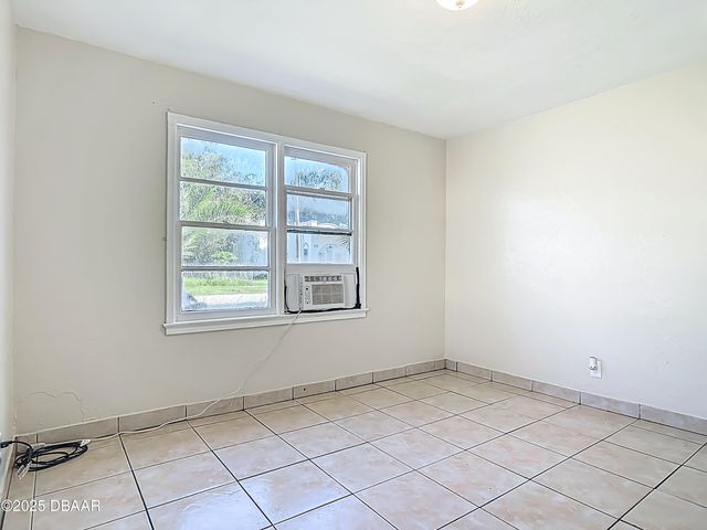 215 North Street, Daytona Beach, FL 32114