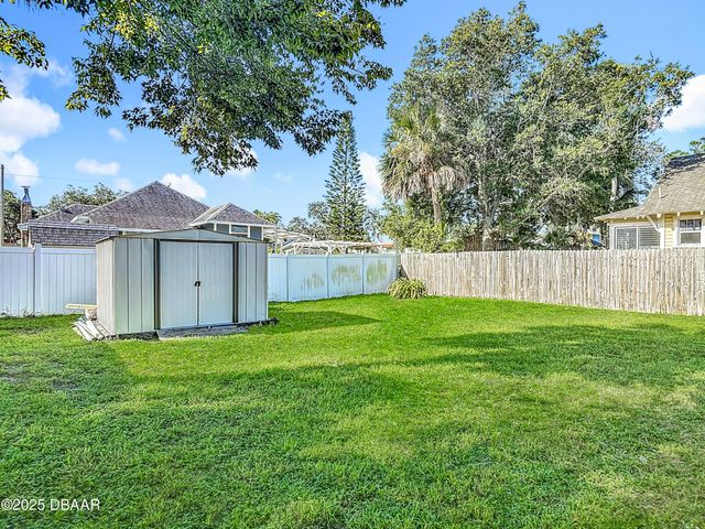 215 North Street, Daytona Beach, FL 32114