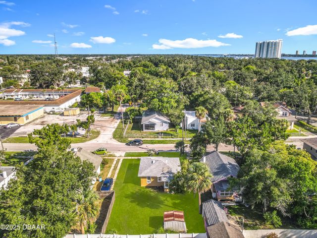 215 North Street, Daytona Beach, FL 32114
