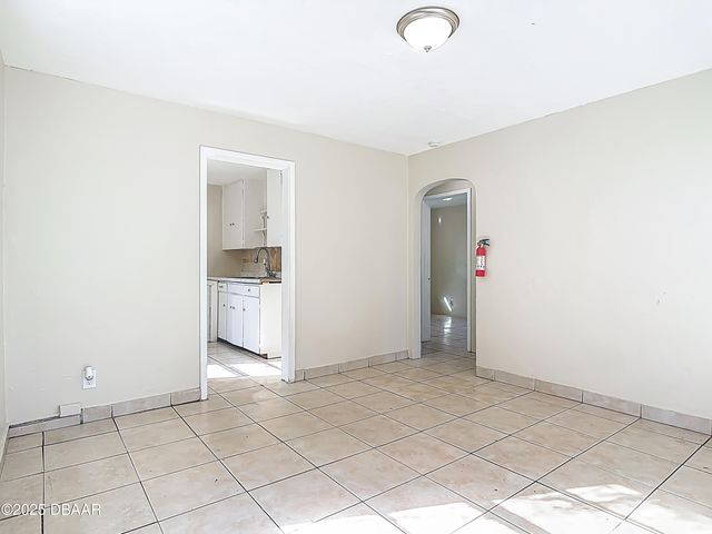 215 North Street, Daytona Beach, FL 32114
