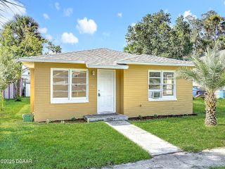 215 North Street, Daytona Beach, FL 32114