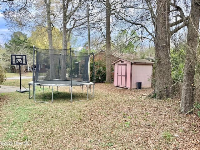 1025 E Caswell Street, Kinston, NC 28501