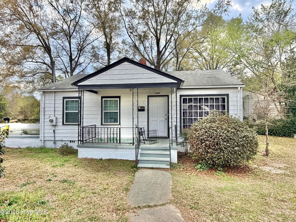 1025 E Caswell Street, Kinston, NC 28501