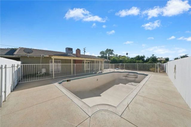 1330 Eaton, Hemet, CA 92543