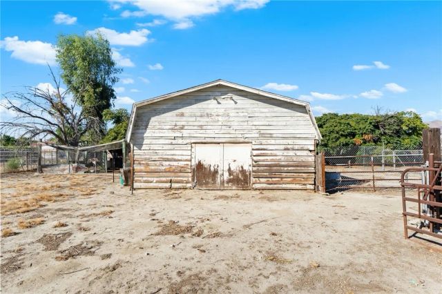 1330 Eaton, Hemet, CA 92543