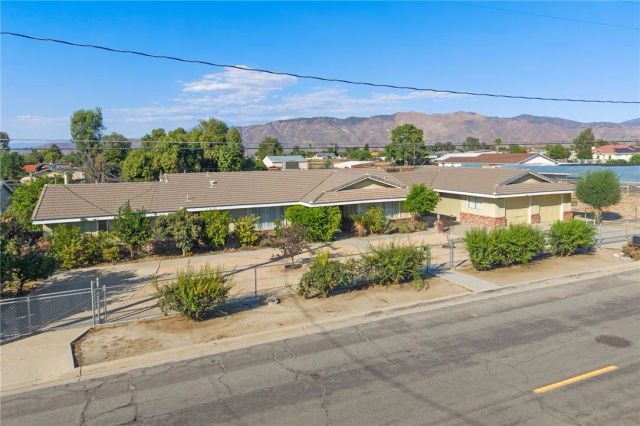 1330 Eaton, Hemet, CA 92543