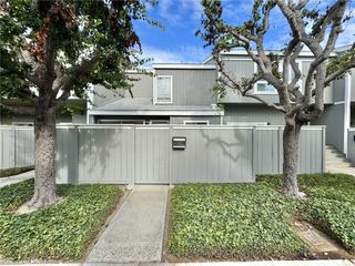 2710 W Segerstrom Avenue D, Santa Ana, CA 92704