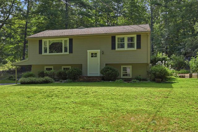 89 North Road, Sandown, NH 03873