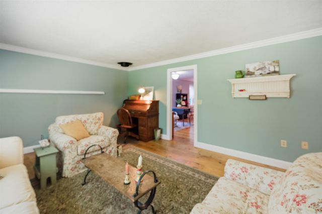 89 North Road, Sandown, NH 03873