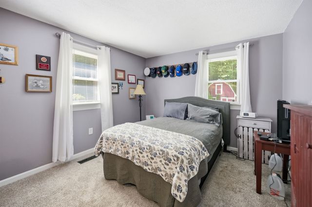 89 North Road, Sandown, NH 03873