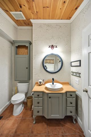 89 North Road, Sandown, NH 03873